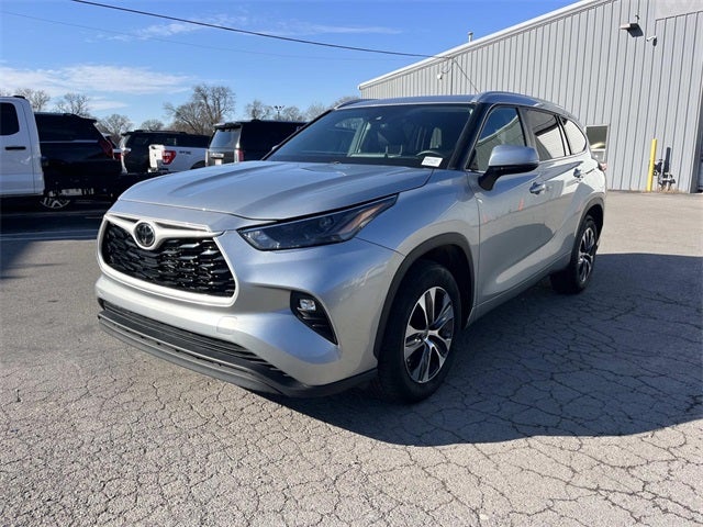 2024 Toyota Highlander LE