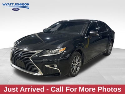 2016 Lexus ES 300h