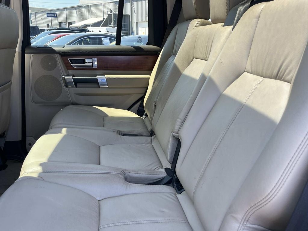 2014 Land Rover LR4 Base