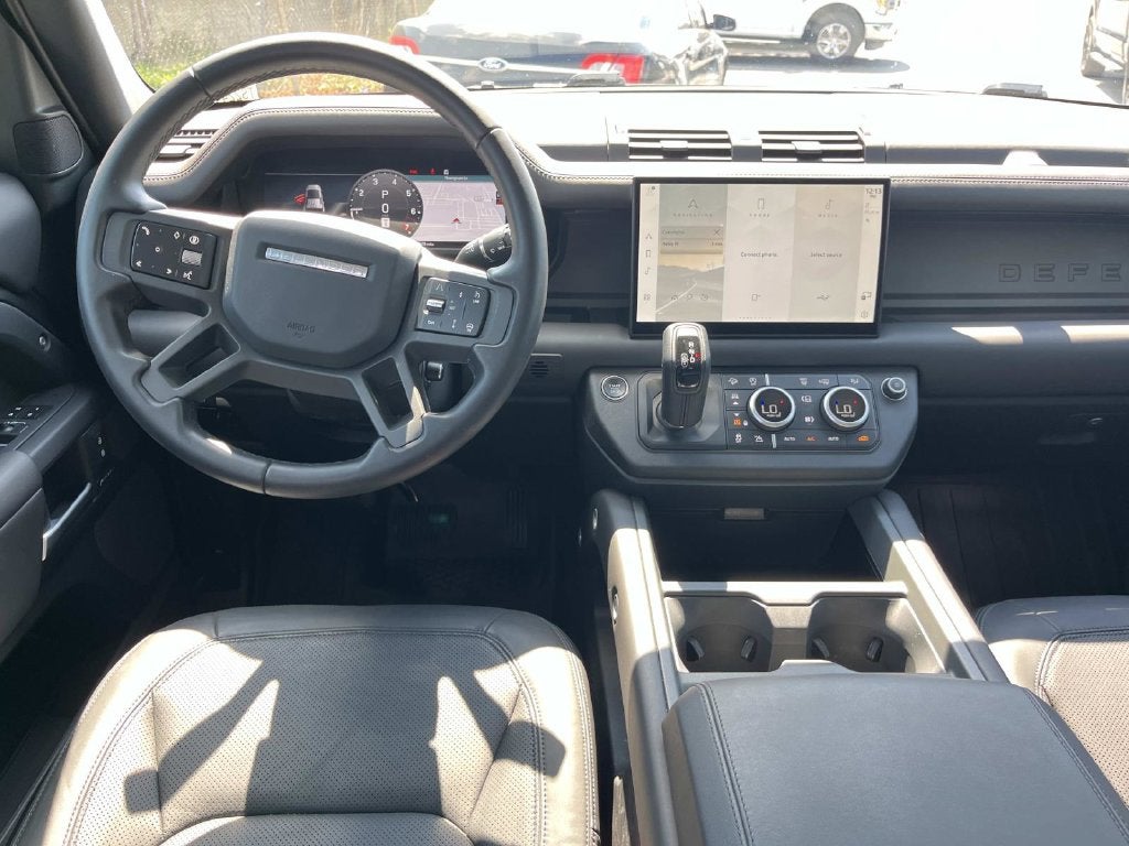 2025 Land Rover Defender 110 S