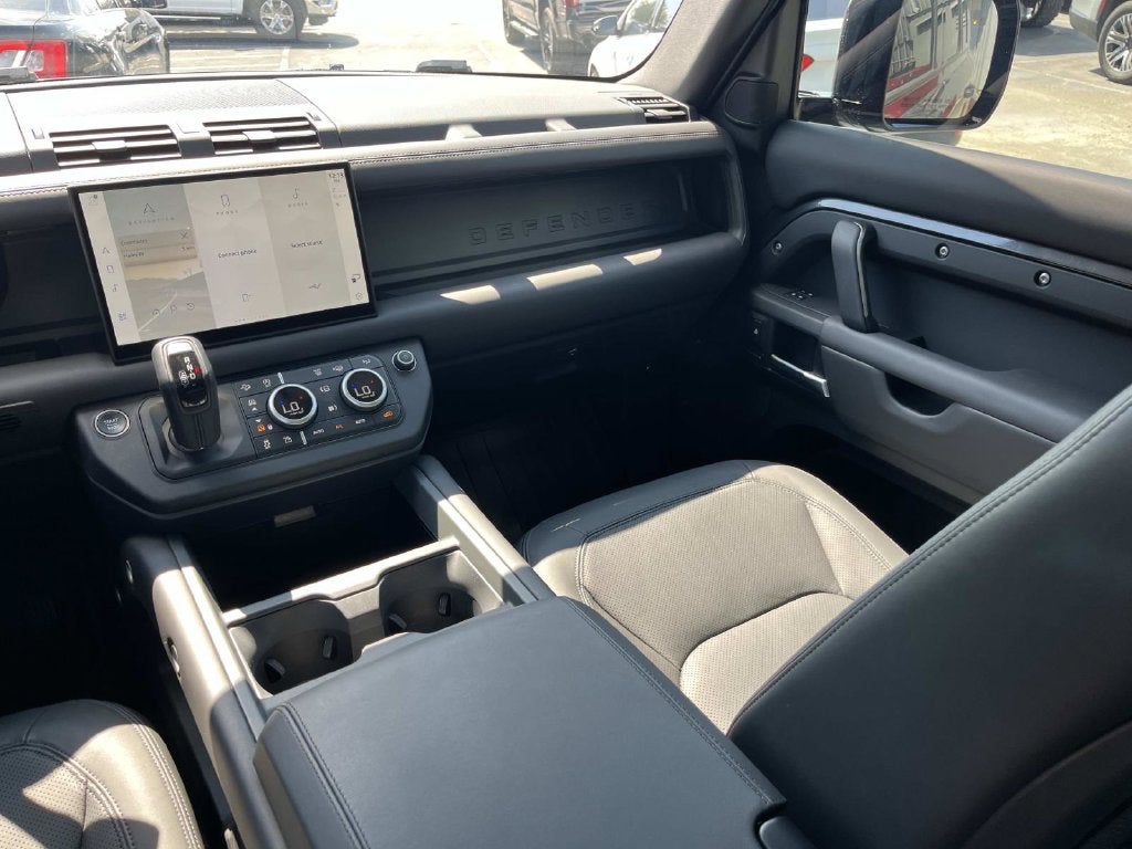 2025 Land Rover Defender 110 S