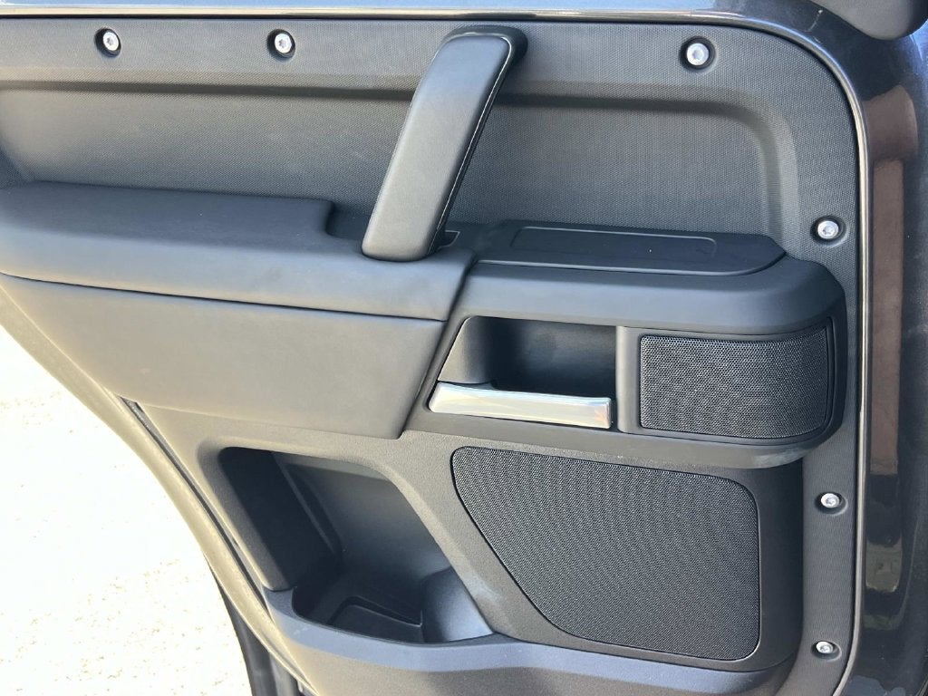 2025 Land Rover Defender 110 S