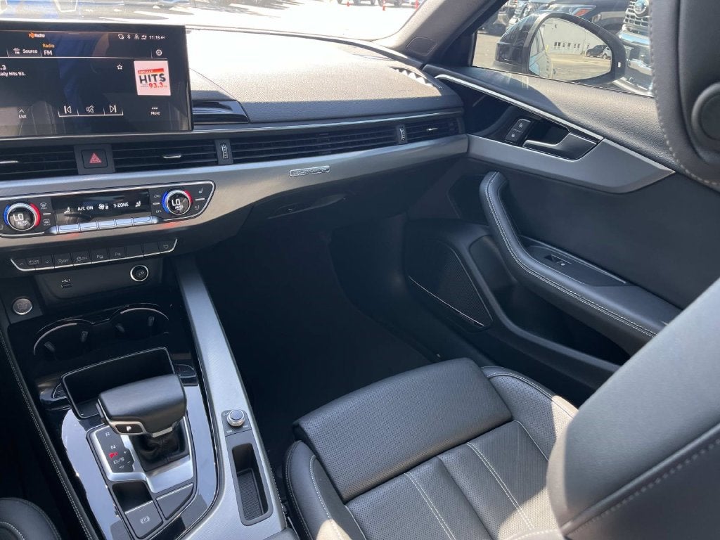 2023 Audi A4 45 S line Prestige quattro