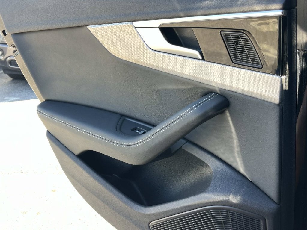 2023 Audi A4 45 S line Prestige quattro