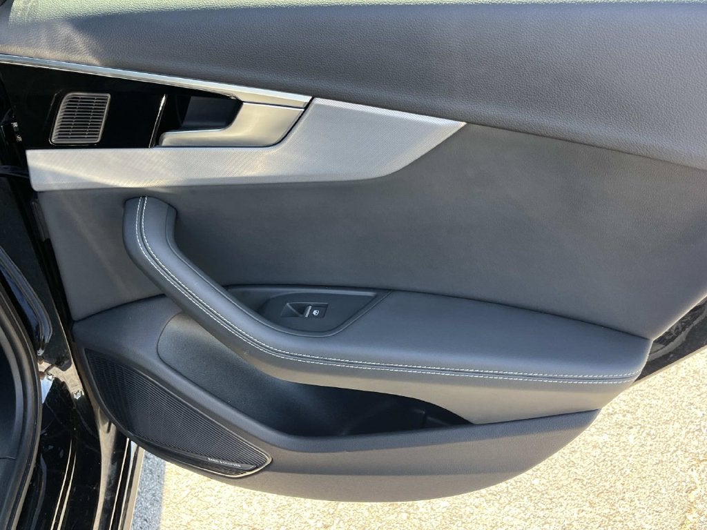 2023 Audi A4 45 S line Prestige quattro
