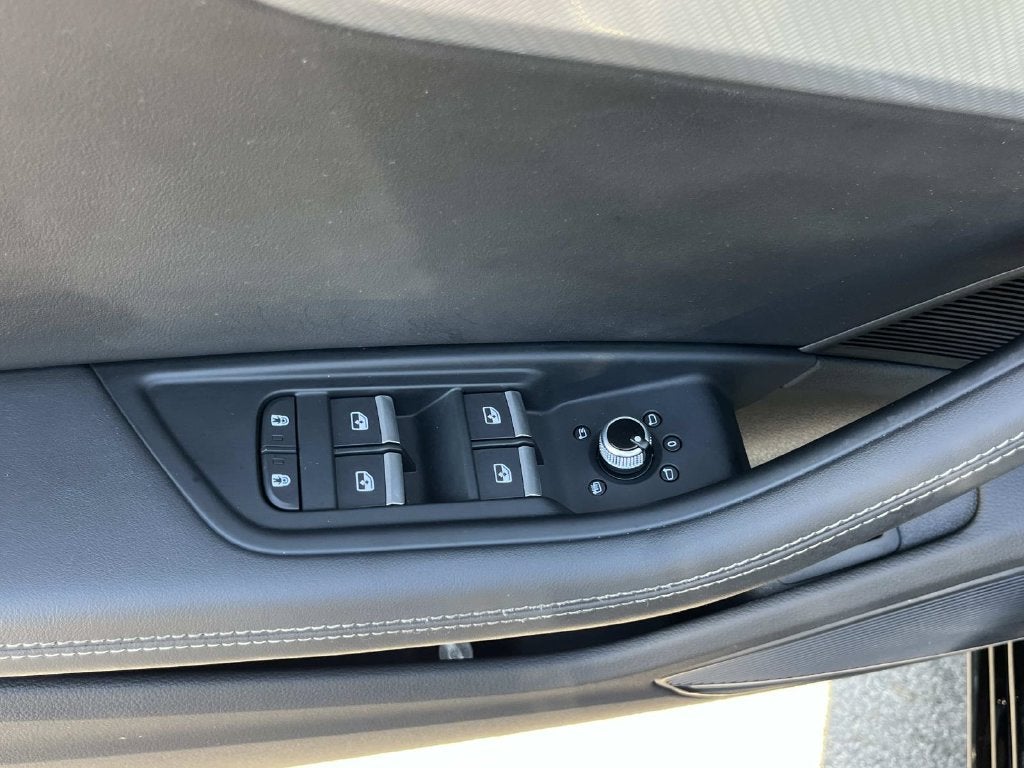 2023 Audi A4 45 S line Prestige quattro