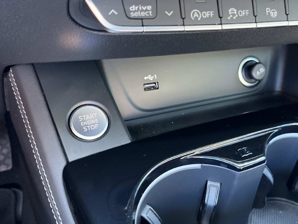 2023 Audi A4 45 S line Prestige quattro