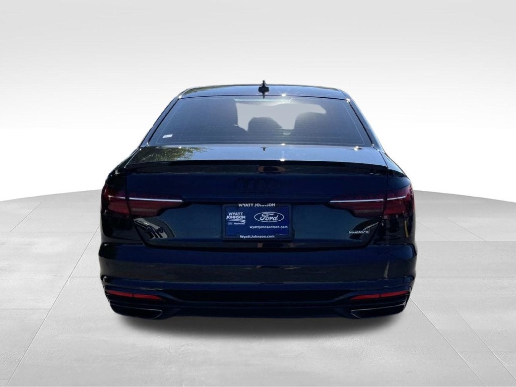 2023 Audi A4 45 S line Prestige quattro