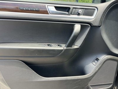 2016 Volkswagen Touareg V6 TDI Lux