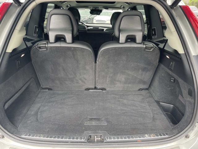 2016 Volvo XC90 T6 Momentum