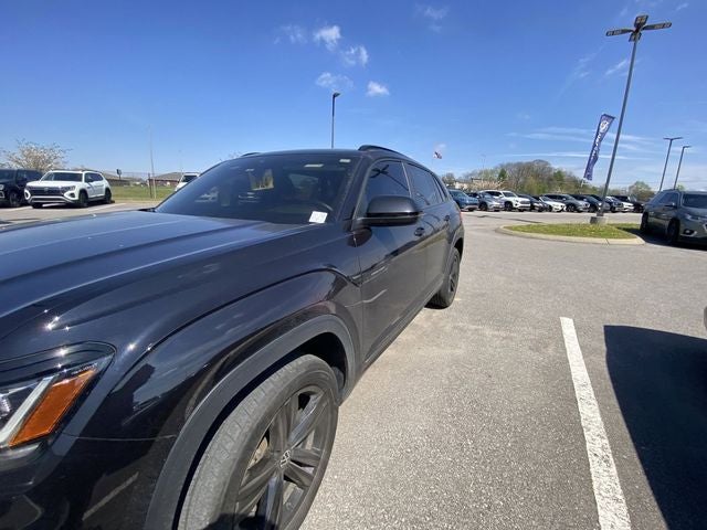 2023 Volkswagen Atlas Cross Sport 3.6L V6 SEL R-Line