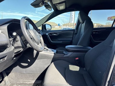 2022 Toyota RAV4 Hybrid SE