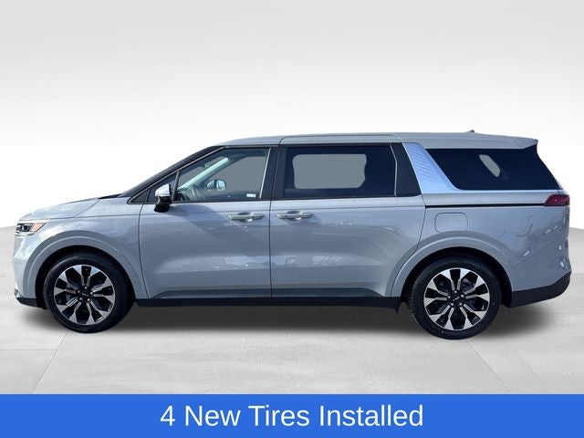 2024 Kia Carnival EX